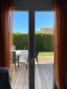 Maisons de vacances Les Amareyeurs - Ile d'Oleron - Maison classee 3 etoiles avec piscine - Clim - Velos : photos des chambres