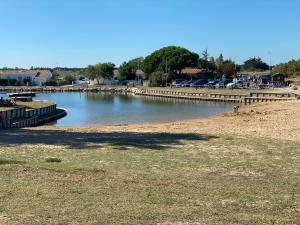 Maisons de vacances Les Amareyeurs - Ile d'Oleron - Maison classee 3 etoiles avec piscine - Clim - Velos : photos des chambres