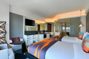 Spectacular, Guest room, 2 Twin, Skyline view room in W Amman