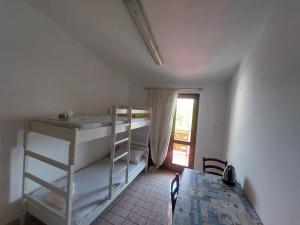 Studio-app Iva, balcony with sea view - 50 m from beach