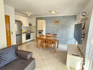 Apartment MAJA Podstrana-Split