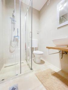 Caramel Comforts with Sea View in Stinjan only 300 m from the Beach, free parking