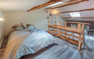 Maisons de vacances Amazing Home In Saint-floret With Wifi And 2 Bedrooms : photos des chambres