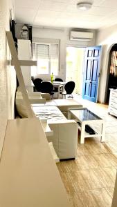 Cozy and Bright apartment Los Locos