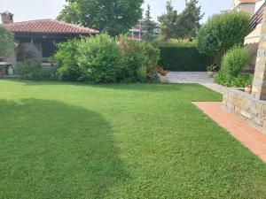 M&M Sunset Apartments