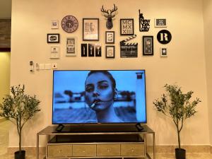 شقة فاخرة غرفة وصالة النرجس ١٤