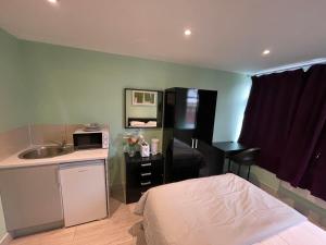 Letzi Ensuite, 15 Min to Heathrow, Fast WiFi