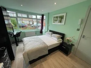 Letzi Private En-Suite, Near Heathrow Airport T3 - Harmondsworth