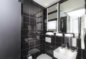 Privilege Double Room room in Libertel Montmartre Opéra