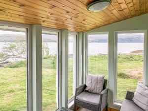 The House On The Point - Uk43807