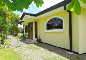 TOP RATED - Stunning Lake Arenal 2 Bed Country House