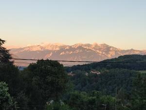 Appartements Appartement dans maison mitoyenne, avec vue sur les montagnes : photos des chambres