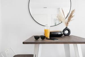 809-3A 1BR Columbus Circle Elevator W D