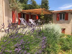 Villas Holiday Home Villa St Arnoux : photos des chambres