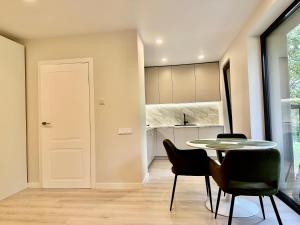 Green Leaf Apartment Vanagupe