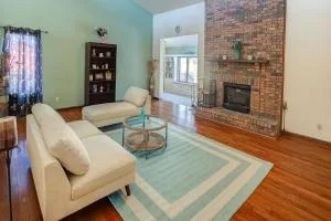 Spacious Tranquility with Private Pool home - 贝尔维尔