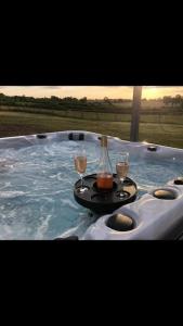 Maisons de vacances Gite calme sans voisins, jacuzzi : photos des chambres