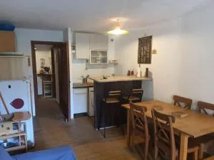 T3 au calme rez de jardin station LA COLMIANE - 瓦尔代布洛尔