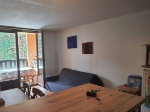 Appartements T3 au calme rez de jardin station LA COLMIANE : photos des chambres