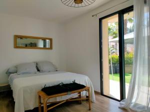 Appartements Piscine, jardin et 2 chambres centre St Florent : photos des chambres