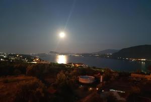 Souda Bay View with Private Pool near Chania City