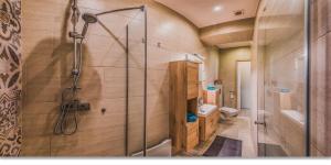 Cozy apartment in Downtown Budapest -modern and new stylish with AC and easy self check in anytime-