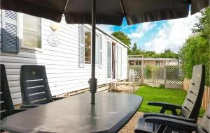 2 Bedroom Lovely Home In Retranchement - 尼乌弗利特