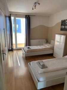 Esslinger Hauptstr Spacious apartment with loggia