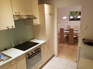 Esslinger Hauptstr Spacious apartment with loggia