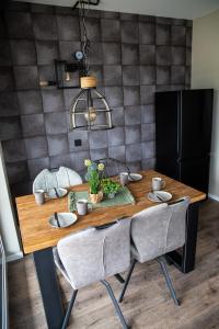 Penthouse Wohnung mit Terrasse & Sauna - Wildecker Ferienbutze