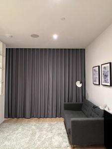 London Heathrow Airport Apartment Voyager House Terminal 12345 - EV electric and Parking available