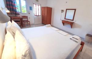 George Studios Pefkos