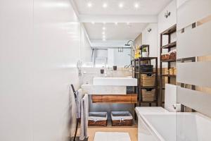 Seaview Luxury 2 Bedrooms Apt in Reserva del Higueron