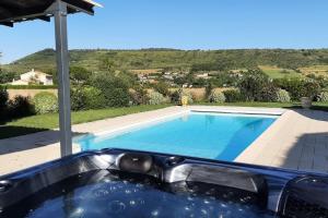 Villas Villa de l'ibie, 8 personnes piscine jacuzzi : photos des chambres