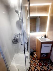 Alross studio flat private bathroom