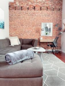 Perfect Location! Stylish Condo Steps Away from Nationals Stadium and Navy Yard in DCs Southwest Gem