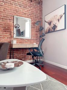 Perfect Location! Stylish Condo Steps Away from Nationals Stadium and Navy Yard in DCs Southwest Gem