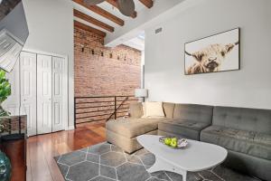 Perfect Location! Stylish Condo Steps Away from Nationals Stadium and Navy Yard in DCs Southwest Gem