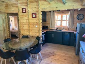 Maisons de vacances Chalet Fougax 3 chambres wifi terrain 1500 m2 clos : photos des chambres