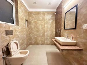 YellowBrick Villa - Near Market Swimming pool AC Luxurious