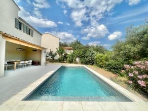 Maisons de vacances La Mirande a Lacoste : photos des chambres