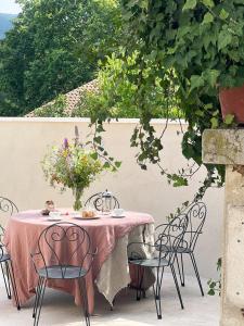 Maisons de vacances La Mirande a Lacoste : photos des chambres