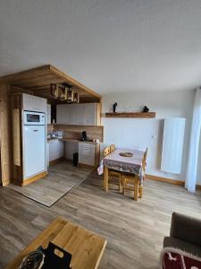 Appartements LES BALCONS DU SOLEIL L OURSON : photos des chambres