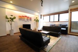 Crane Court KitaHorie