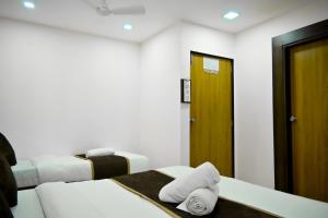 Hotel Royal Ican Sindhubhavan Road
