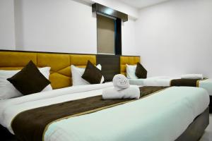 Hotel Royal Ican Sindhubhavan Road