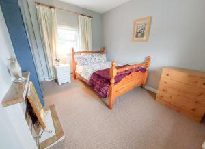 Farm View Cottage Castlerea by Trident Holiday Homes