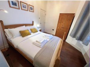 Lovely 2 Bedroom Garden Flat in London