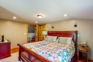 Hike, Fish, Ski! Coos Canyon Lodge in Maine