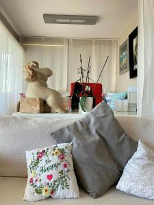 Àtico frente el mar azul